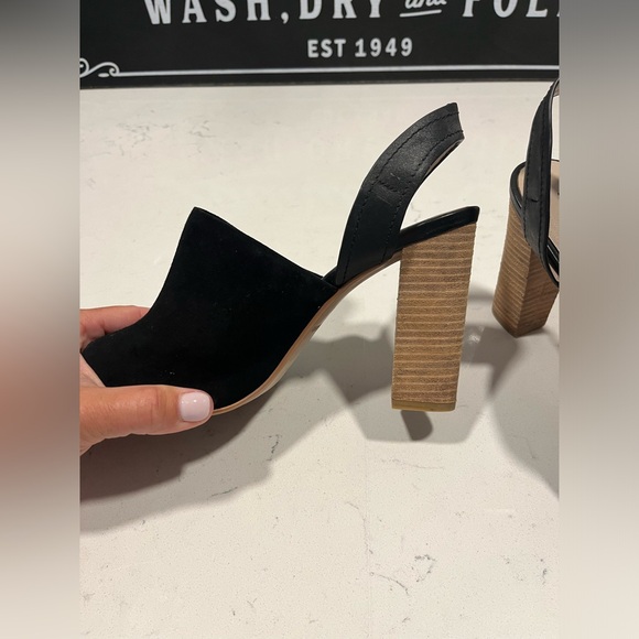 Women’s Matiko sued heel 9.5 - Picture 2 of 7